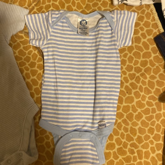 Baby boy clothes, 6-9 mo pants, onesie & pajamas - Picture 10 of 16